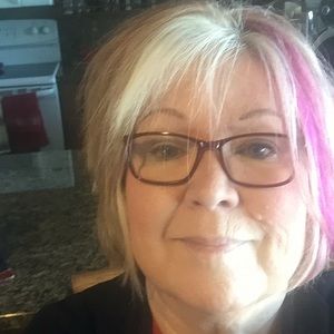 Meet your Posher, Deborah